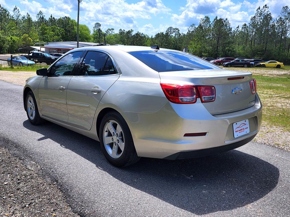 2014 Biege Chevrolet Malibu LS (1G11B5SL3EF) with an 2.5L L4 DOHC 16V engine, 6-Speed Automatic transmission, located at 18001 Kellogg Rd, Saucier, MS, 39574, (228) 832-1441, 139.421463, -76.641457 - GREAT VALUE !! 2014 CHEVROLET MALIBU LS – CHEVROLET Strong! - 2.5L DOHC 16V – Runs GREAT - Just Serviced! – CLEAN CARFAX Vehicle! – CARFAX GREAT-VALUE Vehicle! – FUEL SAVER!! est. 36 MPG hwy! – AUTOMATIC Transmission – Ice COLD A/C – AM - Photo #5