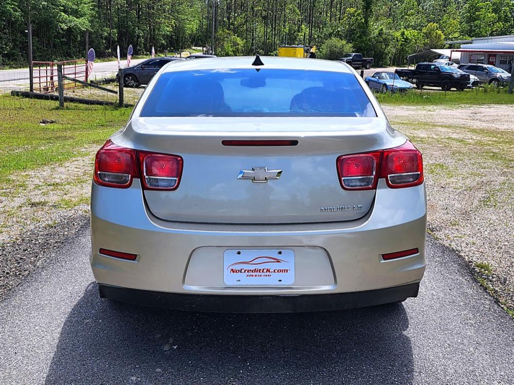 2014 Biege Chevrolet Malibu LS (1G11B5SL3EF) with an 2.5L L4 DOHC 16V engine, 6-Speed Automatic transmission, located at 18001 Kellogg Rd, Saucier, MS, 39574, (228) 832-1441, 139.421463, -76.641457 - GREAT VALUE !! 2014 CHEVROLET MALIBU LS – CHEVROLET Strong! - 2.5L DOHC 16V – Runs GREAT - Just Serviced! – CLEAN CARFAX Vehicle! – CARFAX GREAT-VALUE Vehicle! – FUEL SAVER!! est. 36 MPG hwy! – AUTOMATIC Transmission – Ice COLD A/C – AM - Photo #6