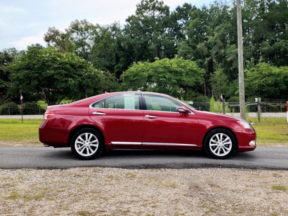 2010 Red Lexus ES 350 Sedan (JTHBK1EG7A2) with an 3.5L V6 DOHC 24V engine, 6-Speed Automatic transmission, located at 18001 Kellogg Rd., Saucier, MS, 39574, (228) 832-1441, 0.000000, 0.000000 - Photo #3