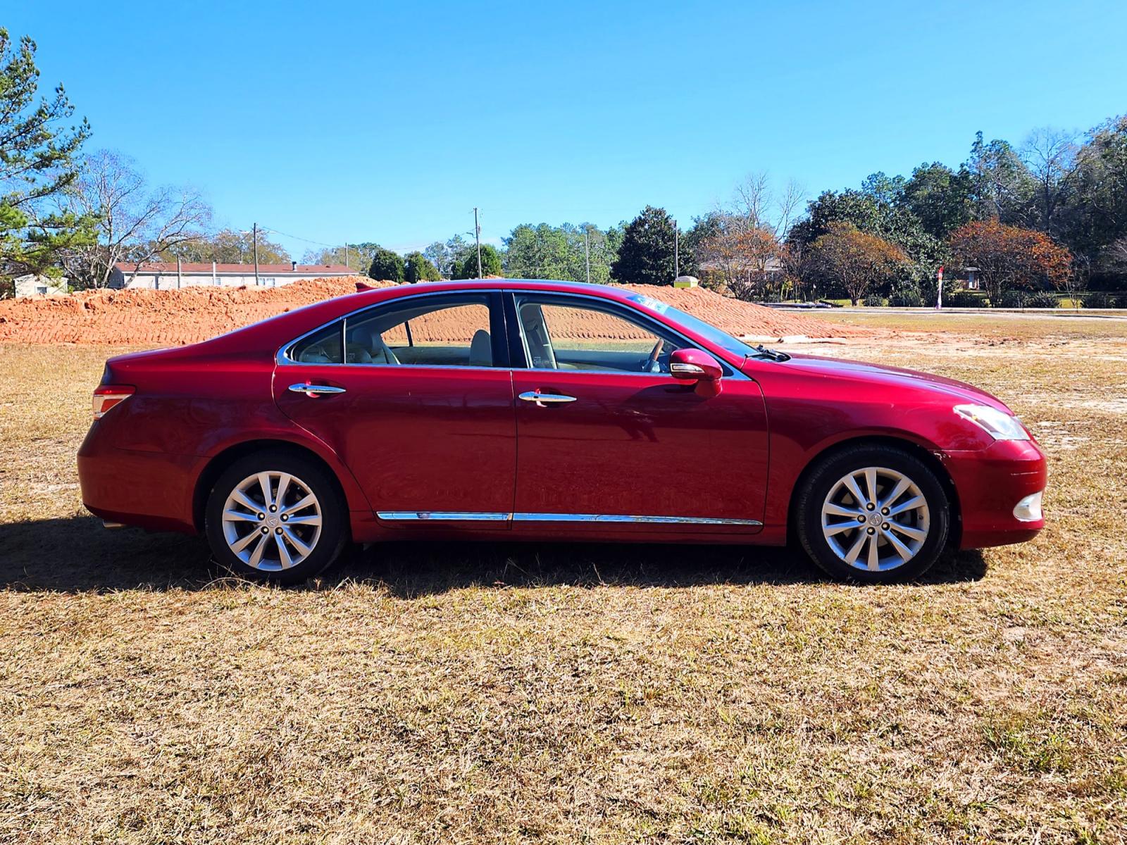 2010 Red Lexus ES 350 Sedan (JTHBK1EG7A2) with an 3.5L V6 DOHC 24V engine, 6-Speed Automatic transmission, located at 18001 Kellogg Rd., Saucier, MS, 39574, (228) 832-1441, 0.000000, 0.000000 - 1-OWNER !! 2010 LEXUS ES350 – LEXUS Strong! - V6! 3.5L DOHC 24V – Runs GREAT - Just Serviced! – CARFAX 1-OWNER Vehicle! – CLEAN CARFAX Vehicle! – AUTOMATIC Transmission – PUSH to START – Ice COLD A/C – Power SUNROOF – AM // FM // - Photo #3