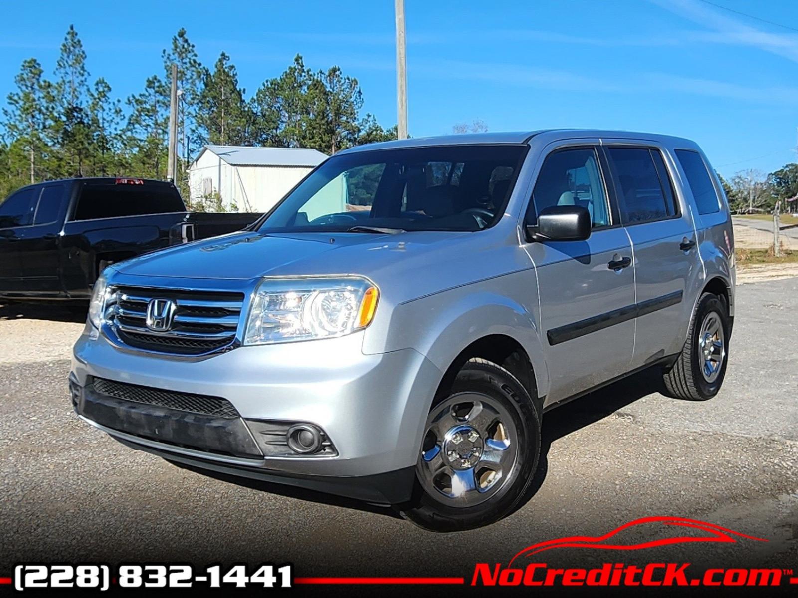 2012 Grey Honda Pilot LX 2WD 5-Spd AT (5FNYF3H2XCB) with an 3.5L V6 SOHC 24V engine, 5-Speed Automatic transmission, located at 18001 Kellogg Rd, Saucier, MS, 39574, (228) 832-1441, 139.421463, -76.641457 - 1-OWNER !! 2012 HONDA PILOT LX – HONDA Strong! - 3.5L V6 SOHC 24V – Runs GREAT - Just Serviced! – CARFAX 1-OWNER Vehicle! – CARFAX Well-Maintained Vehicle! – FUEL SAVER!! est. 30 MPG hwy! – AUTOMATIC Transmission – Ice COLD A/C with Rear Control - Photo #0