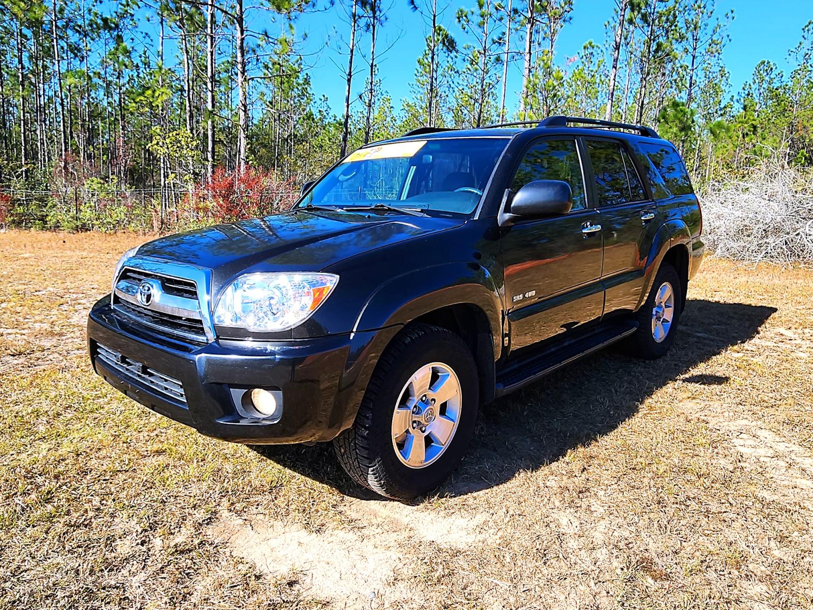 2007 Grey Toyota 4Runner Sport Edition 4WD (JTEBU14R178) with an 4.0L V6 DOHC 24V engine, 5-Speed Automatic Overdrive transmission, located at 18001 Kellogg Rd, Saucier, MS, 39574, (228) 832-1441, 139.421463, -76.641457 - Photo #1
