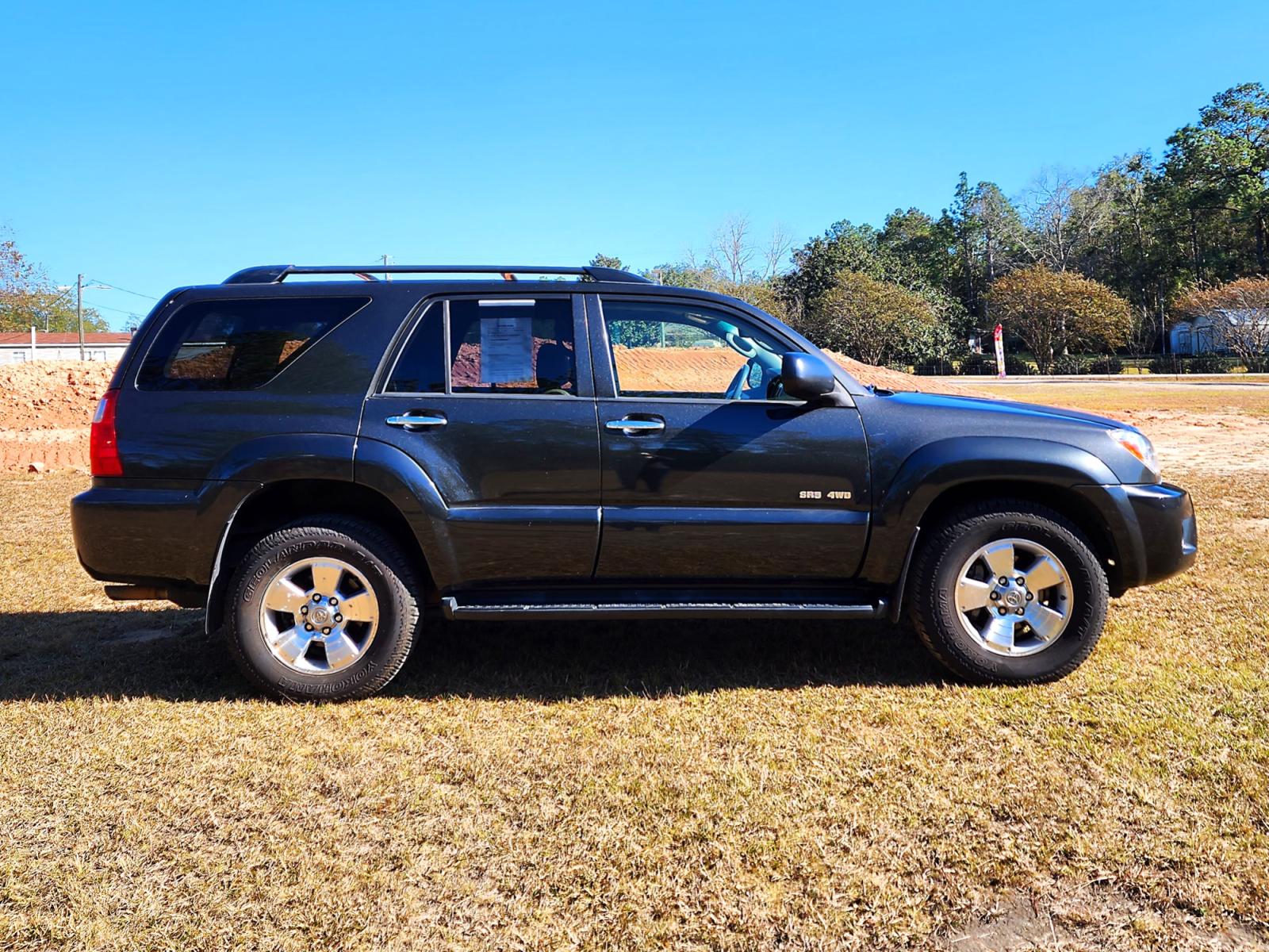 2007 Grey Toyota 4Runner Sport Edition 4WD (JTEBU14R178) with an 4.0L V6 DOHC 24V engine, 5-Speed Automatic Overdrive transmission, located at 18001 Kellogg Rd, Saucier, MS, 39574, (228) 832-1441, 139.421463, -76.641457 - Photo #4