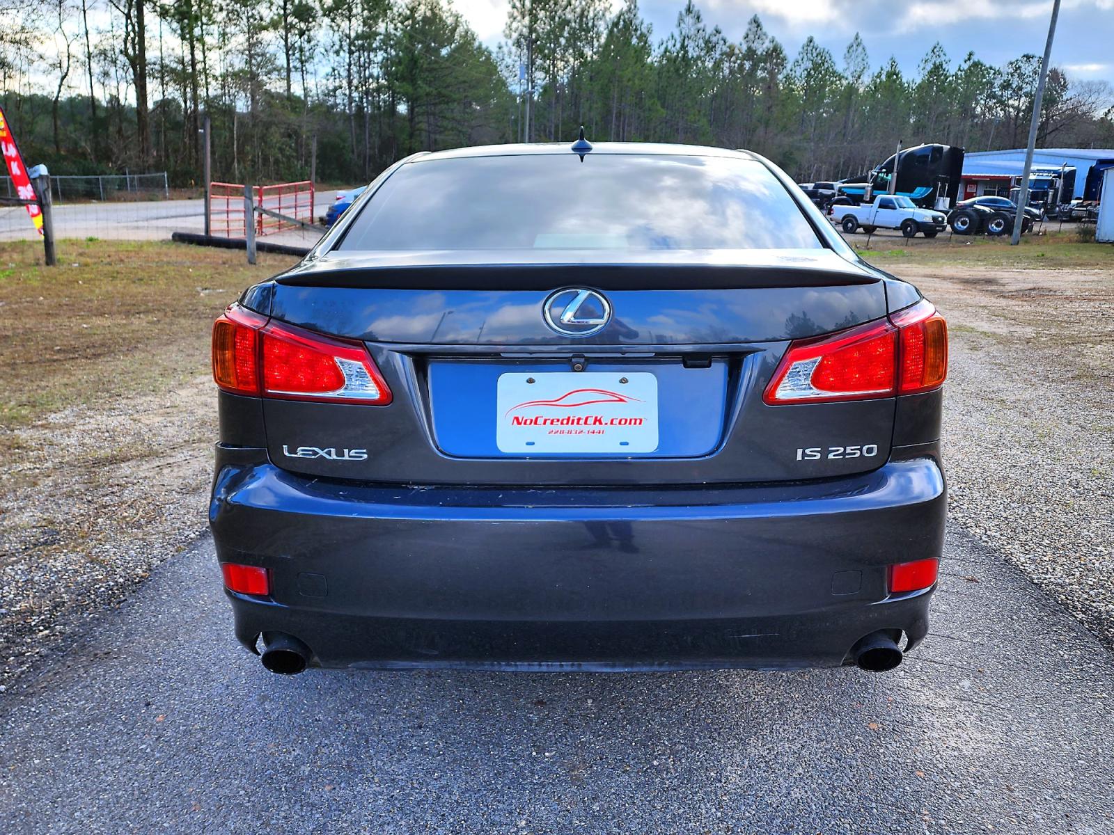 2009 Black Lexus IS IS 250 6-Speed Manual (JTHBK262X92) with an 2.5L V6 24V DOHC engine, 6-Speed Automatic transmission, located at 18001 Kellogg Rd., Saucier, MS, 39574, (228) 832-1441, 0.000000, 0.000000 - SUPER SPORTY !! 2009 LEXUS IS 250 – LEXUS Strong! - V6! 2.5L 24V DOHC – Runs GREAT - Just Serviced! – AUTOMATIC Transmission – Ice COLD A/C – Power SUNROOF – AM // FM // CD // AUX // BLUETOOTH Stereo – ON-STAR Equipped – CRUISE with Steer - Photo #4
