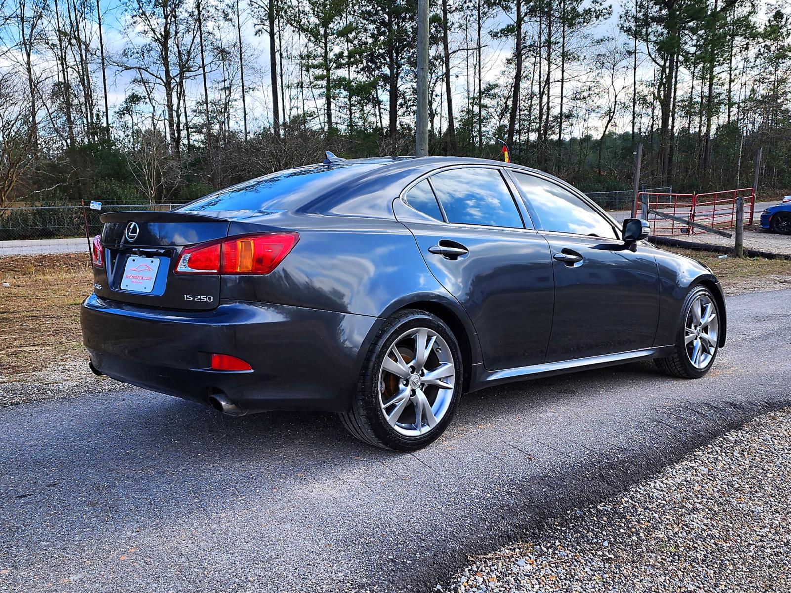 2009 Black Lexus IS IS 250 6-Speed Manual (JTHBK262X92) with an 2.5L V6 24V DOHC engine, 6-Speed Automatic transmission, located at 18001 Kellogg Rd., Saucier, MS, 39574, (228) 832-1441, 0.000000, 0.000000 - SUPER SPORTY !! 2009 LEXUS IS 250 – LEXUS Strong! - V6! 2.5L 24V DOHC – Runs GREAT - Just Serviced! – AUTOMATIC Transmission – Ice COLD A/C – Power SUNROOF – AM // FM // CD // AUX // BLUETOOTH Stereo – ON-STAR Equipped – CRUISE with Steer - Photo #5