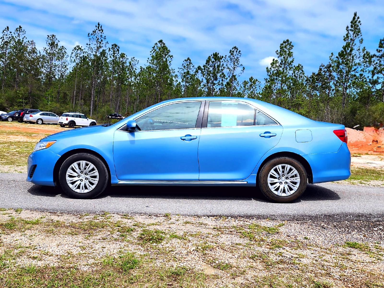 2012 Blue Toyota Camry LE (4T4BF1FK8CR) with an 2.5L L4 DOHC 16V engine, 6-Speed Automatic transmission, located at 18001 Kellogg Rd., Saucier, MS, 39574, (228) 832-1441, 0.000000, 0.000000 - SUPER SHARP !! 2012 TOYOTA CAMRY LE – TOYOTA Strong! - 2.5L DOHC 16V – Runs GREAT - Just Serviced! – FUEL SAVER!! est. 35 MPG hwy! – AUTOMATIC Transmission – Ice COLD A/C – Touchscreen -AM // FM // XM // CD // USB // BLUETOOTH Stereo – CRUISE wi - Photo #3