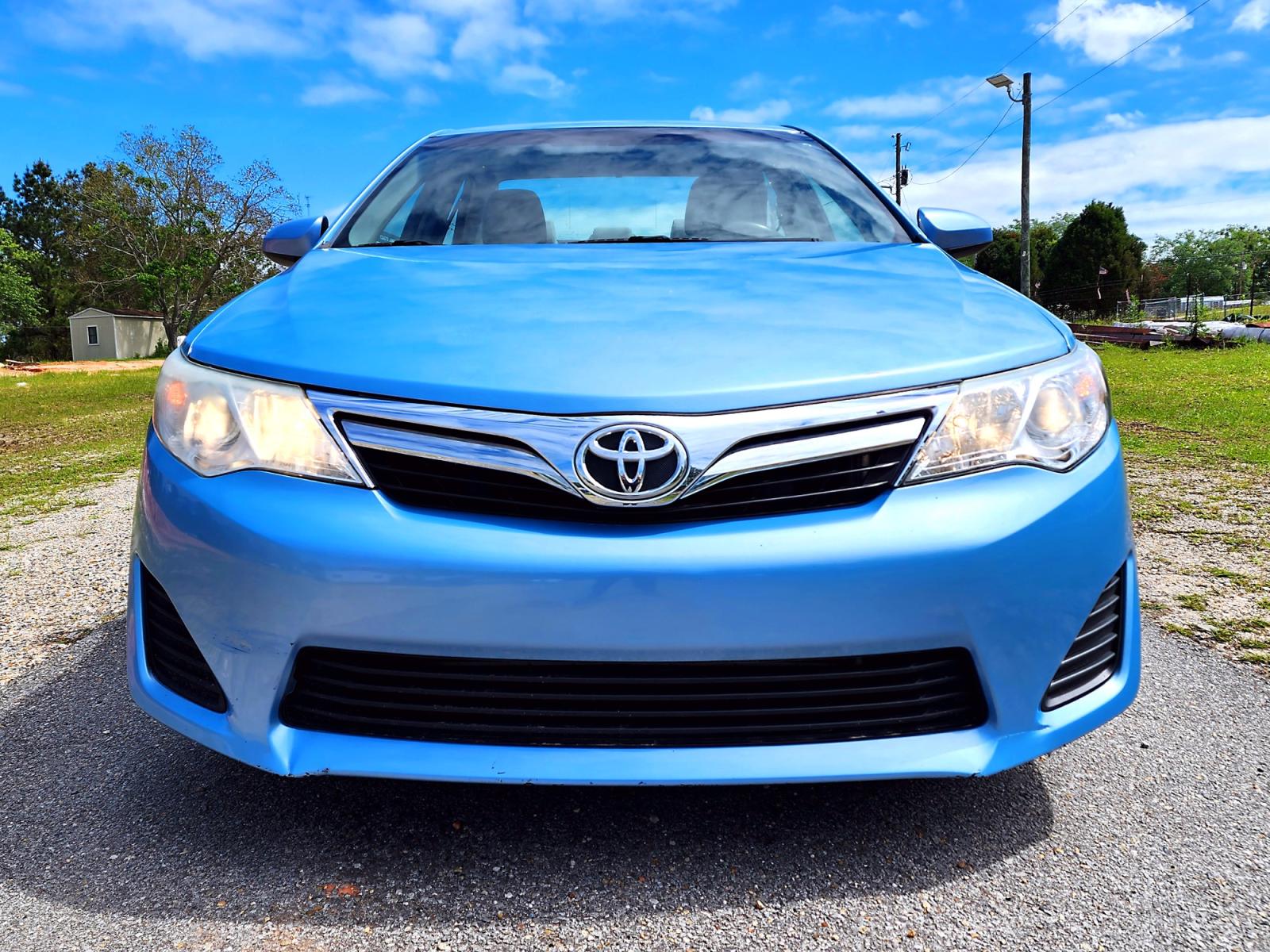 2012 Blue Toyota Camry LE (4T4BF1FK8CR) with an 2.5L L4 DOHC 16V engine, 6-Speed Automatic transmission, located at 18001 Kellogg Rd., Saucier, MS, 39574, (228) 832-1441, 0.000000, 0.000000 - SUPER SHARP !! 2012 TOYOTA CAMRY LE – TOYOTA Strong! - 2.5L DOHC 16V – Runs GREAT - Just Serviced! – FUEL SAVER!! est. 35 MPG hwy! – AUTOMATIC Transmission – Ice COLD A/C – Touchscreen -AM // FM // XM // CD // USB // BLUETOOTH Stereo – CRUISE wi - Photo #6