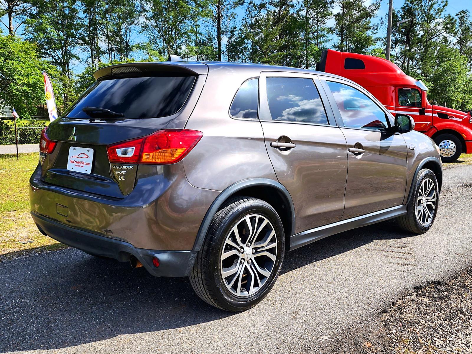 2016 Mitsubishi Outlander Sport 2.4 ES CVT (JA4AP3AW1GZ) with an 2.4L L4 DOHC 16V engine, CVT transmission, located at 18001 Kellogg Rd., Saucier, MS, 39574, (228) 832-1441, 0.000000, 0.000000 - CLEAN CARFAX !! 2016 MITSUBISHI OUTLANDER SPORT SE – MITSUBISHI Strong! - 2.4L DOHC 16V – Runs GREAT - Just Serviced! – CLEAN CARFAX Vehicle! – AUTOMATIC Transmission – Ice COLD A/C – AM // FM // CD // AUX // MP3 // BLUETOOTH Stereo – CRUISE wi - Photo #6