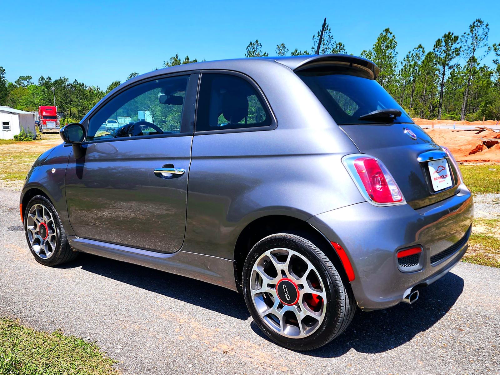 2012 Grey Fiat 500 Sport (3C3CFFBR3CT) with an 1.4L L4 engine, AUTOMATIC transmission, located at 18001 Kellogg Rd, Saucier, MS, 39574, (228) 832-1441, 139.421463, -76.641457 - Photo #5