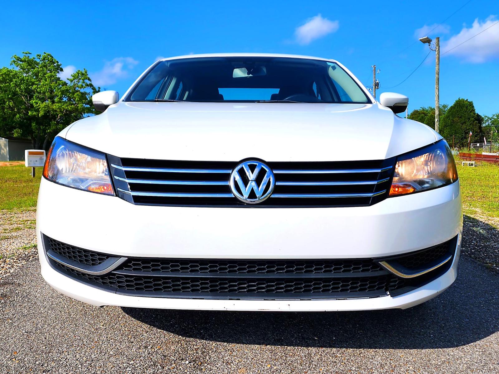 2014 White Volkswagen Passat 1.8T S PZEV AT (1VWAT7A38EC) with an 1.8L L4 TURBO engine, 6-Speed Automatic transmission, located at 18001 Kellogg Rd., Saucier, MS, 39574, (228) 832-1441, 0.000000, 0.000000 - Photo #2
