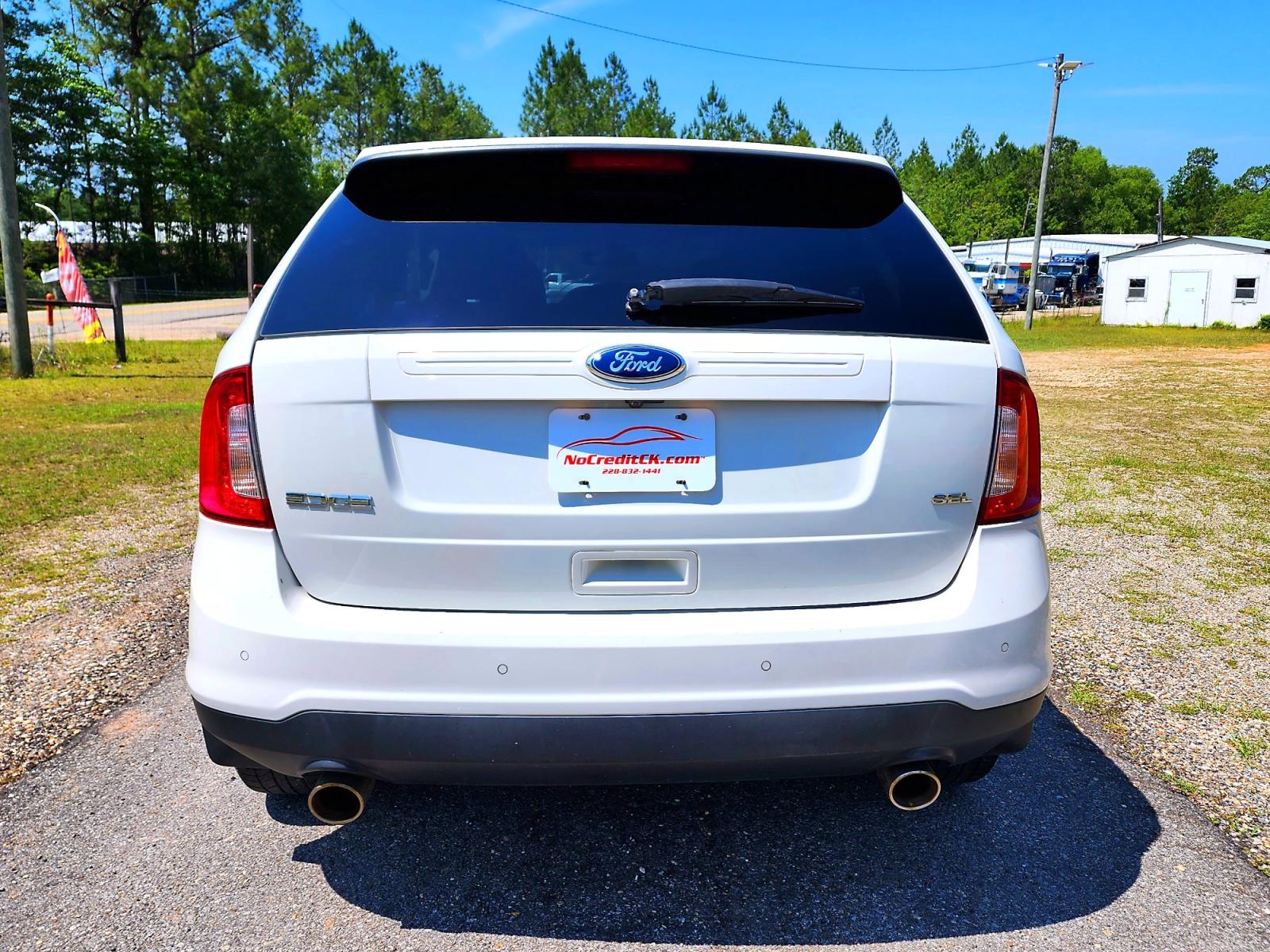 2013 White Ford Edge SEL FWD (2FMDK3JC4DB) with an 3.5L V6 DOHC 24V engine, 6-Speed Automatic transmission, located at 18001 Kellogg Rd., Saucier, MS, 39574, (228) 832-1441, 0.000000, 0.000000 - Photo #7