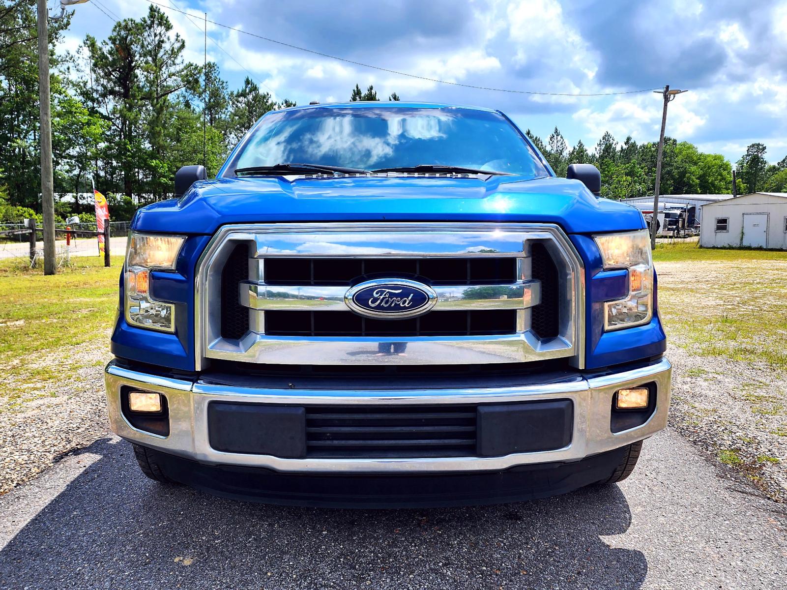 2016 Blue Ford F-150 SuperCrew XLT 5.5-ft. 2WD (1FTEW1CF4GF) with an 5.0L V8 engine, 6A transmission, located at 18001 Kellogg Rd., Saucier, MS, 39574, (228) 832-1441, 0.000000, 0.000000 - CLEAN CARFAX !! 2016 FORD F-150 XLT SUPERCREW – FORD Strong! - V8! 5.0L – Runs GREAT - Just Serviced! – CARFAX 2-OWNER Vehicle – CLEAN CARFAX Vehicle! – AUTOMATIC Transmission – Ice COLD A/C – Touchscreen -AM // FM // XM // AUX // USB // BLUETO - Photo #2