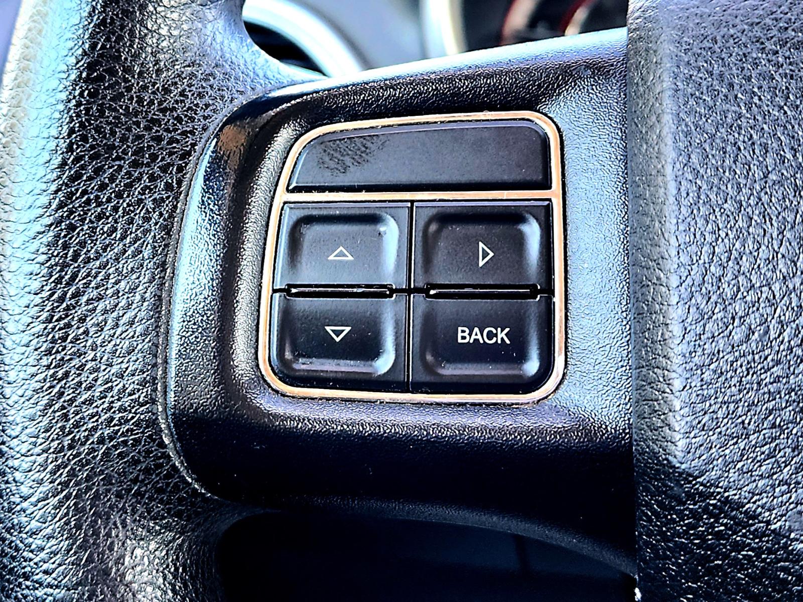 2017 Black Dodge Journey SXT (3C4PDCBG5HT) with an 3.6L V6 DOHC 24V engine, Automatic transmission, located at 18001 Kellogg Rd., Saucier, MS, 39574, (228) 832-1441, 0.000000, 0.000000 - Photo #10