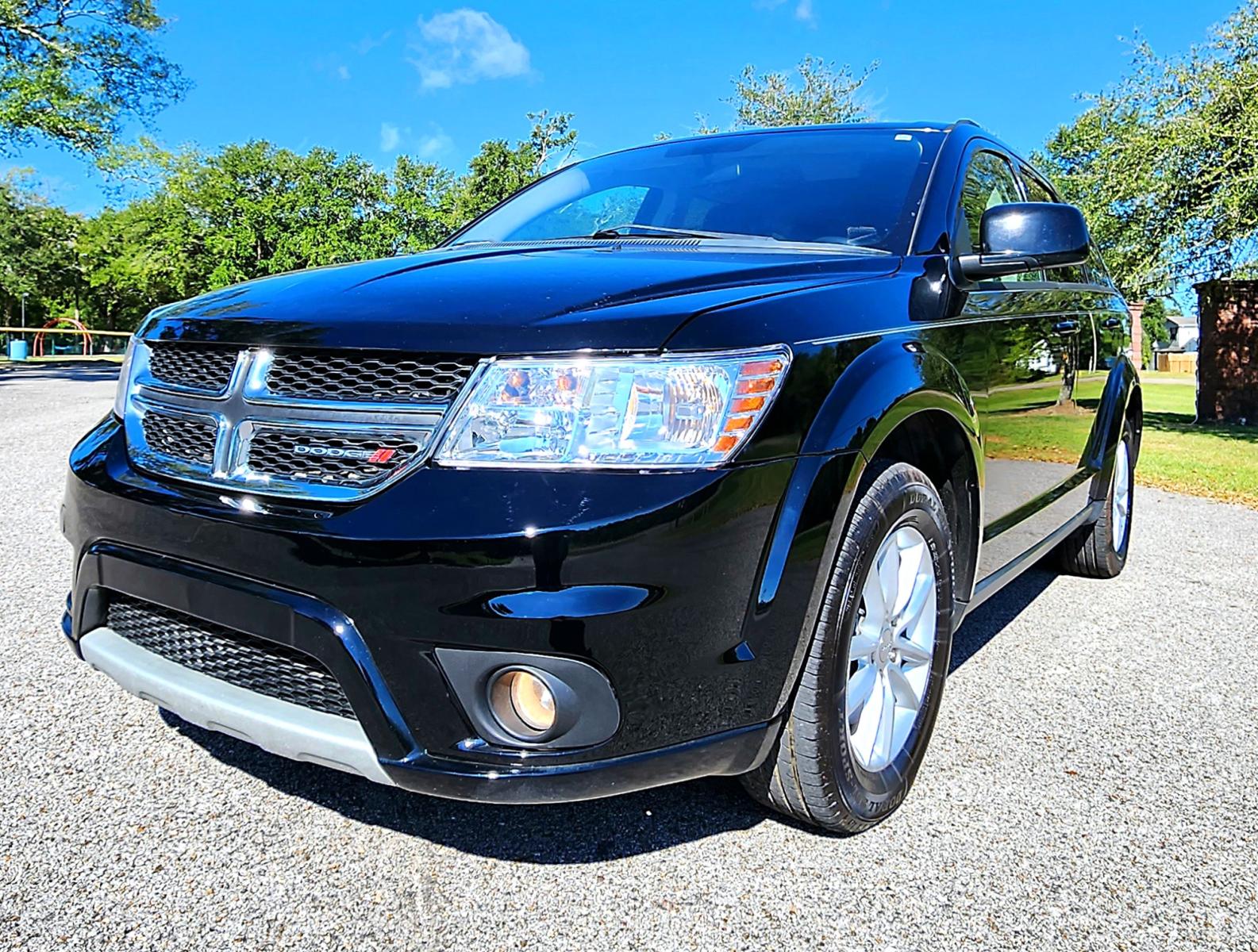 2017 Black Dodge Journey SXT (3C4PDCBG5HT) with an 3.6L V6 DOHC 24V engine, Automatic transmission, located at 18001 Kellogg Rd., Saucier, MS, 39574, (228) 832-1441, 0.000000, 0.000000 - THIRD ROW !! 2017 DODGE JOURNEY SXT – It's A CARFAX 2-OWNER Vehicle – DODGE Strong! - V8! 5.7L OHV 16V – Runs GREAT - Just Serviced! – AUTOMATIC Transmission – PUSH to START – Ice COLD A/C – AM // FM // XM // CD // AUX // USB // BLUETOOTH Stereo - Photo #19