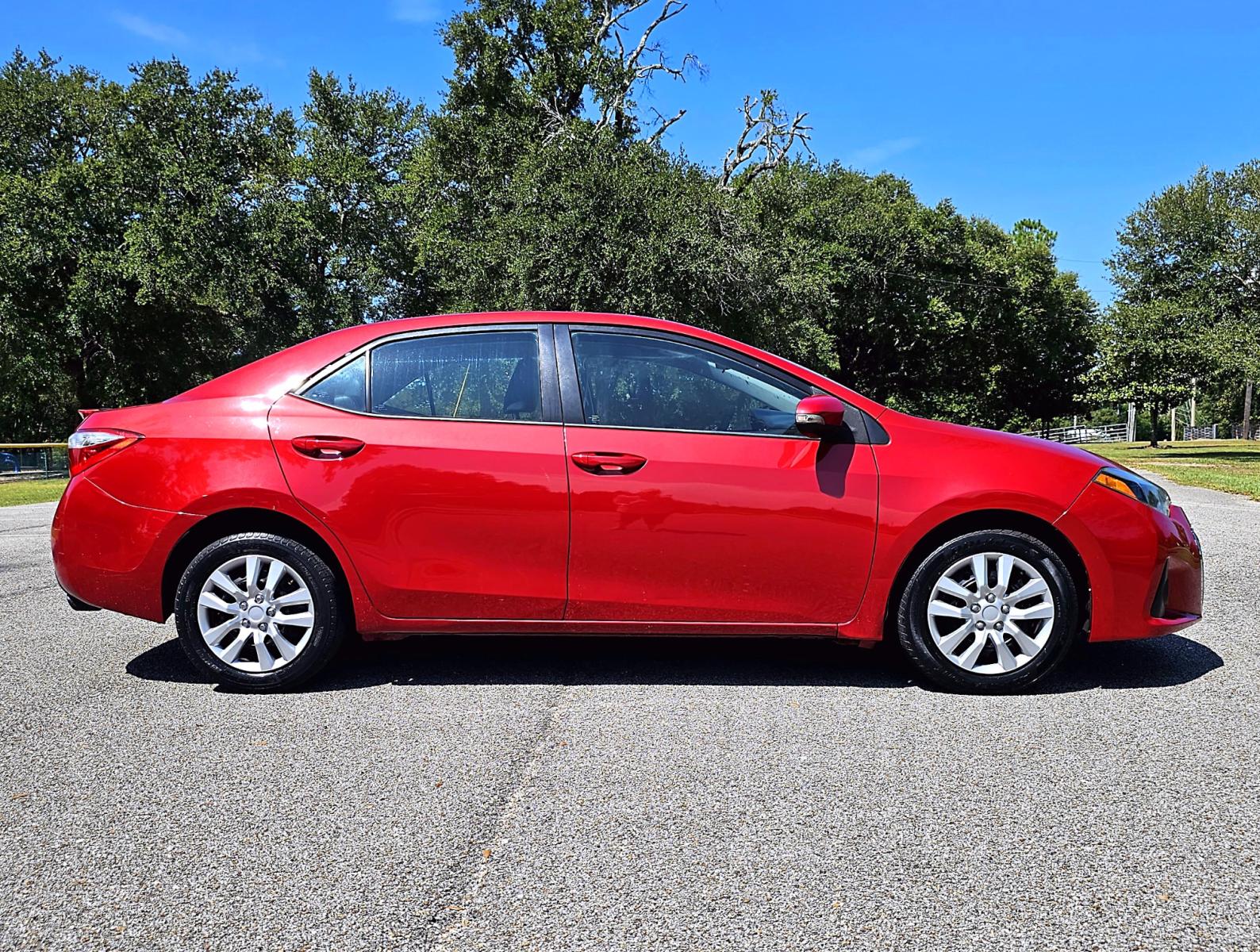 2014 Red Toyota Corolla L 4-Speed AT (5YFBURHE8EP) with an 1.8L L4 DOHC 16V engine, 4-Speed Automatic transmission, located at 18001 Kellogg Rd., Saucier, MS, 39574, (228) 832-1441, 0.000000, 0.000000 - Photo #3