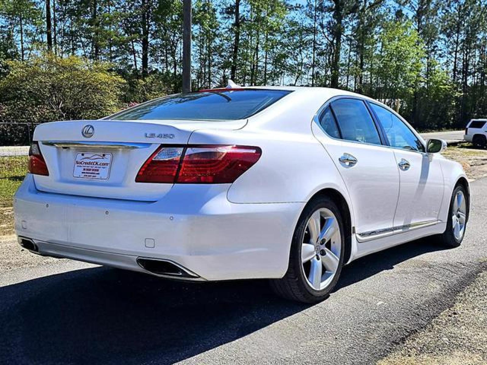 2011 White Lexus LS LS 460 Sedan 4D (JTHBL5EF1B5) with an 4.6L V8 DOHC 32V engine, Automatic, 8-Spd w/Overdrive and Sequential Mode transmission, located at 18001 Kellogg Rd, Saucier, MS, 39574, (228) 832-1441, 139.421463, -76.641457 - Photo #5