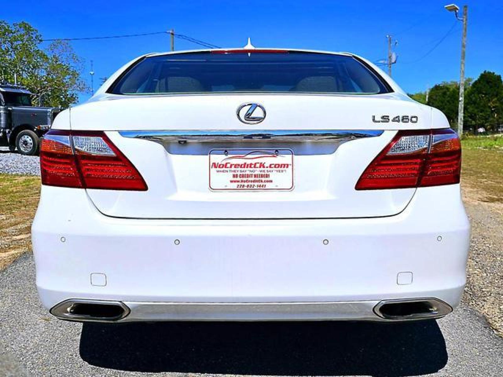 2011 White Lexus LS LS 460 Sedan 4D (JTHBL5EF1B5) with an 4.6L V8 DOHC 32V engine, Automatic, 8-Spd w/Overdrive and Sequential Mode transmission, located at 18001 Kellogg Rd, Saucier, MS, 39574, (228) 832-1441, 139.421463, -76.641457 - Photo #7