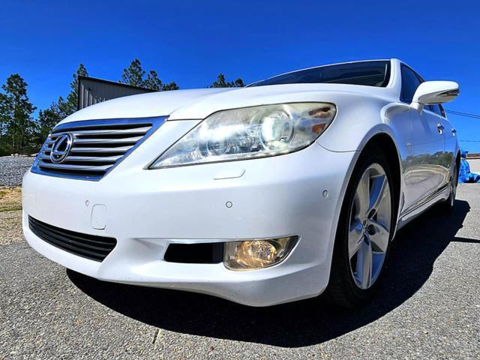 2011 White Lexus LS LS 460 Sedan 4D (JTHBL5EF1B5) with an 4.6L V8 DOHC 32V engine, Automatic, 8-Spd w/Overdrive and Sequential Mode transmission, located at 18001 Kellogg Rd, Saucier, MS, 39574, (228) 832-1441, 139.421463, -76.641457 - Photo #29