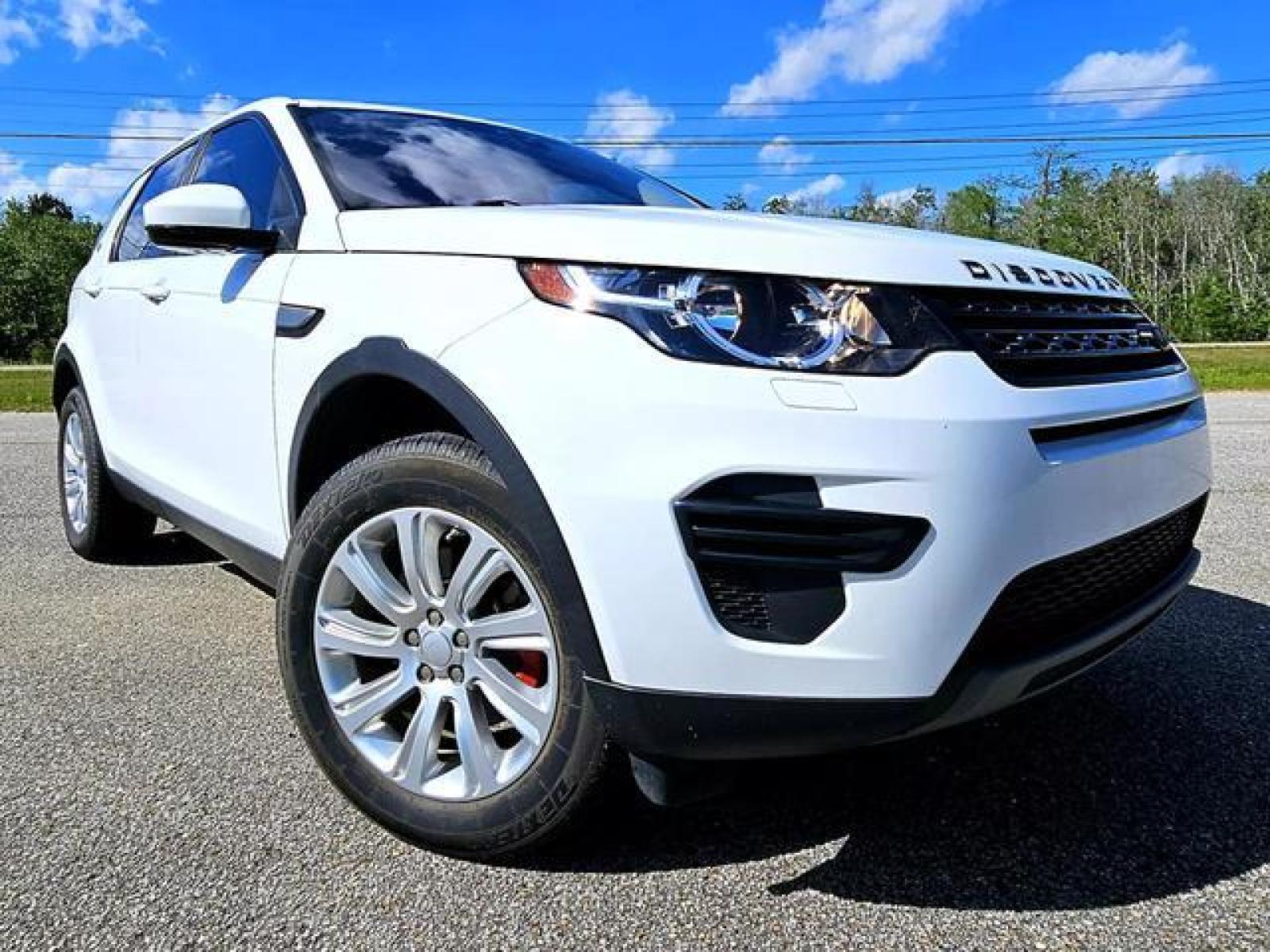 2018 White Land Rover Discovery Sport SE Sport Utility 4D (SALCP2RX9JH) with an 2.0L L4 DOHC 16V engine, Automatic, 9-Spd transmission, located at 18001 Kellogg Rd, Saucier, MS, 39574, (228) 832-1441, 139.421463, -76.641457 - Photo #25