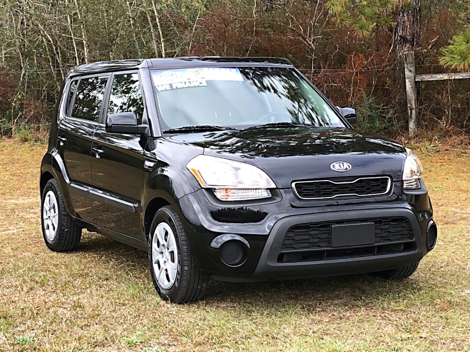 2013 Black Kia Soul Base (KNDJT2A53D7) with an 1.6L L4 DOHC 16V engine, 5-Speed Manual transmission, located at 18001 Kellogg Rd, Saucier, MS, 39574, (228) 832-1441, 39.421459, -76.641457 - 2013 KIA SOUL *** MECHANIC SPECIAL *** {{{ ENGINE SEIZED }}} – CLEAN TITLE – 1.6L L4 DOHC 16V – CARFAX 1-OWNER!! – FUEL SAVER !! est. 35 MPG hwy – AUTOMATIC Transmission – DARK Tinted Windows – CRUISE w/ Steering Wheel Controls – AM/FM/CD/MP3/Bluetooth Stereo MECHANIC S - Photo #9
