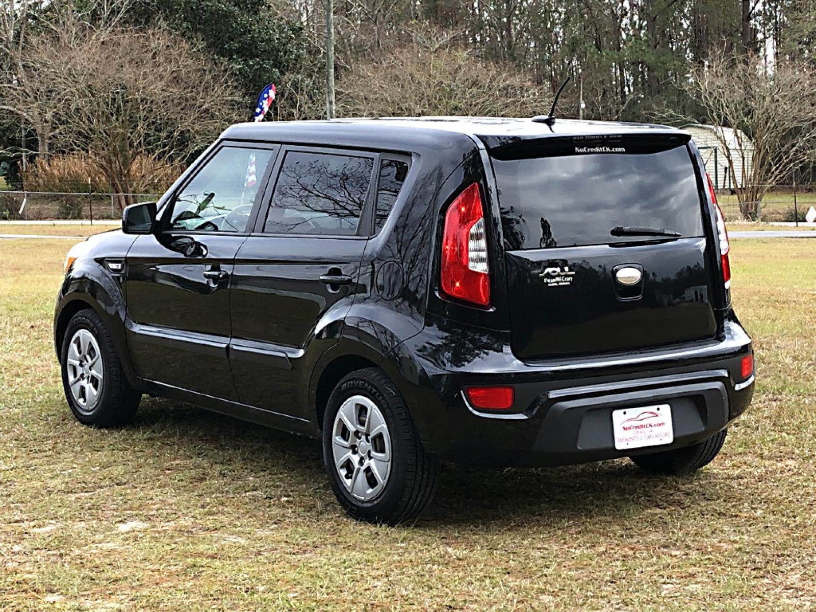 2013 Black Kia Soul Base (KNDJT2A53D7) with an 1.6L L4 DOHC 16V engine, 5-Speed Manual transmission, located at 18001 Kellogg Rd, Saucier, MS, 39574, (228) 832-1441, 39.421459, -76.641457 - 2013 KIA SOUL *** MECHANIC SPECIAL *** {{{ ENGINE SEIZED }}} – CLEAN TITLE – 1.6L L4 DOHC 16V – CARFAX 1-OWNER!! – FUEL SAVER !! est. 35 MPG hwy – AUTOMATIC Transmission – DARK Tinted Windows – CRUISE w/ Steering Wheel Controls – AM/FM/CD/MP3/Bluetooth Stereo MECHANIC S - Photo #2