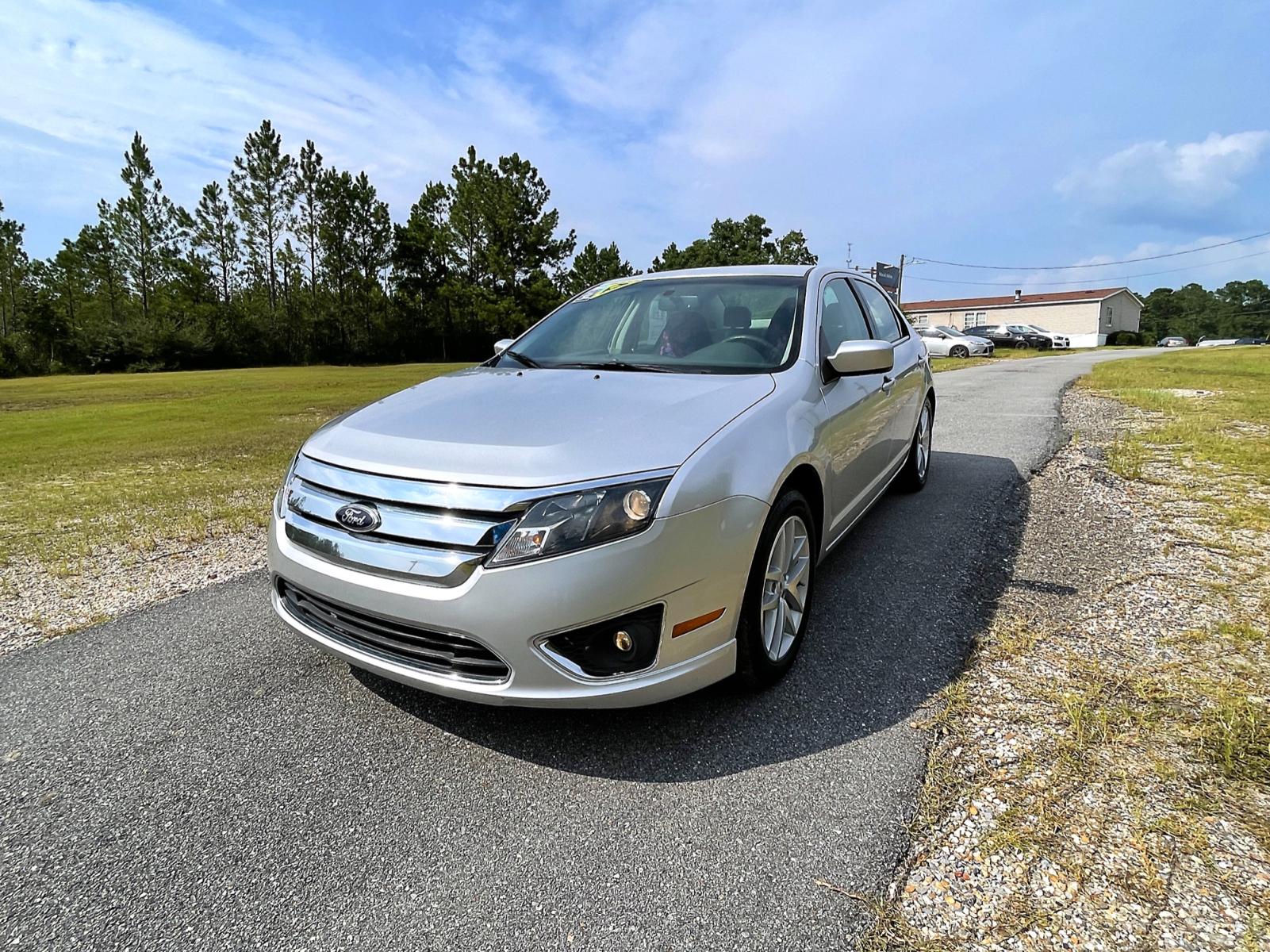2012 Silver Ford Fusion SEL (3FAHP0JA3CR) with an 2.5L L4 DOHC 16V engine, Automatic transmission, located at 18001 Kellogg Rd., Saucier, MS, 39574, (228) 832-1441, 0.000000, 0.000000 - FUEL SAVER !! 2012 FORD FUSION SEL – FORD Strong! - 2.5L DOHC 16V – Runs GREAT - Just Serviced! – FUEL SAVER!! est. 33 MPG hwy! – AUTOMATIC Transmission – Ice COLD A/C – AM // FM // XM // CD // AUX // USB // BLUETOOTH Stereo – CRUISE with Steeri - Photo #12