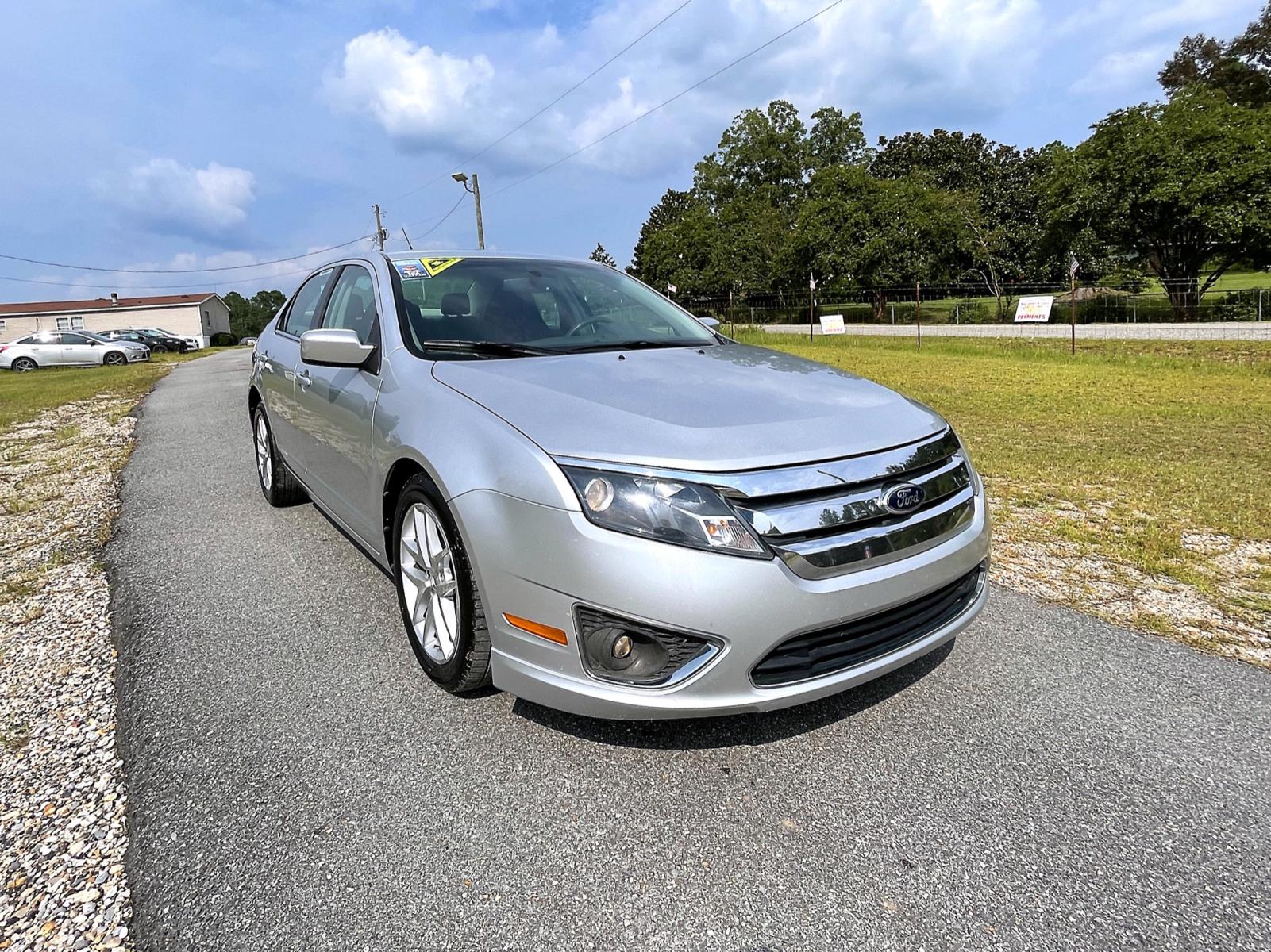 2012 Silver Ford Fusion SEL (3FAHP0JA3CR) with an 2.5L L4 DOHC 16V engine, Automatic transmission, located at 18001 Kellogg Rd., Saucier, MS, 39574, (228) 832-1441, 0.000000, 0.000000 - FUEL SAVER !! 2012 FORD FUSION SEL – FORD Strong! - 2.5L DOHC 16V – Runs GREAT - Just Serviced! – FUEL SAVER!! est. 33 MPG hwy! – AUTOMATIC Transmission – Ice COLD A/C – AM // FM // XM // CD // AUX // USB // BLUETOOTH Stereo – CRUISE with Steeri - Photo #1